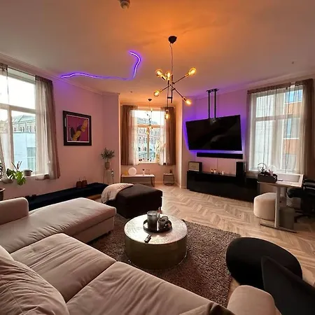 1 Or 2 Bedrooms Panorama Lux Retreat 斯基恩