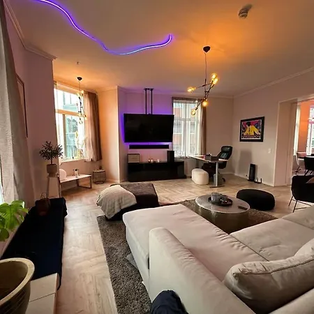 1 Or 2 Bedrooms Panorama Lux Retreat 斯基恩